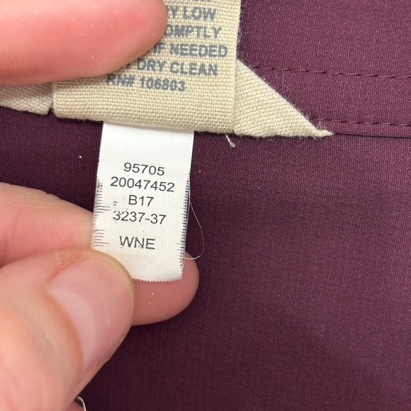 Duluth Trading Co. Women's Flexpedition Long Sleeve Dress in Wine - Size L - Picture 9 of 9